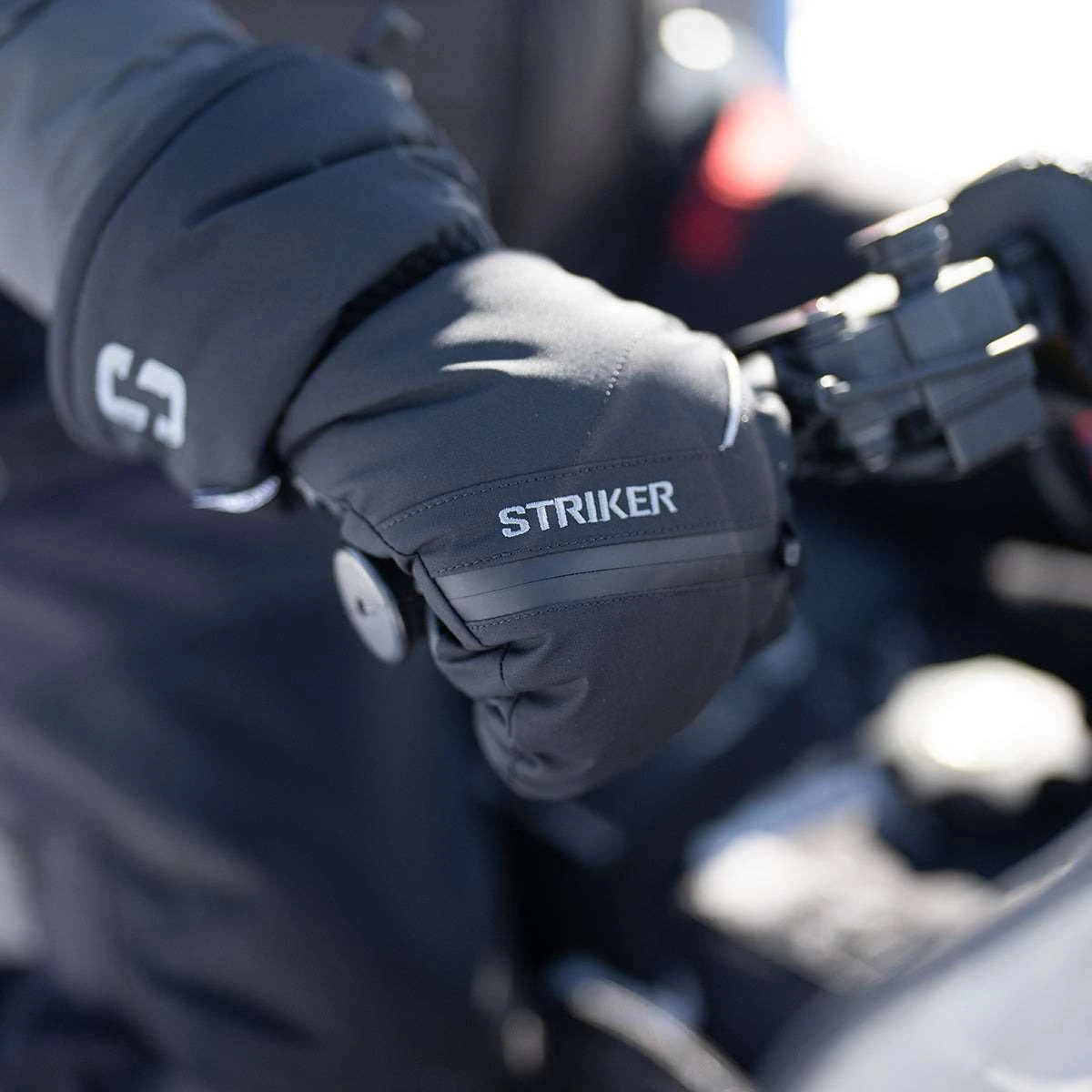 Striker 2023 Mens Tundra Mitts - Black 6 Striker 2023 Mens Tundra Mitts - Black - Image 4